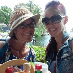 Meet your Posher, Leslie